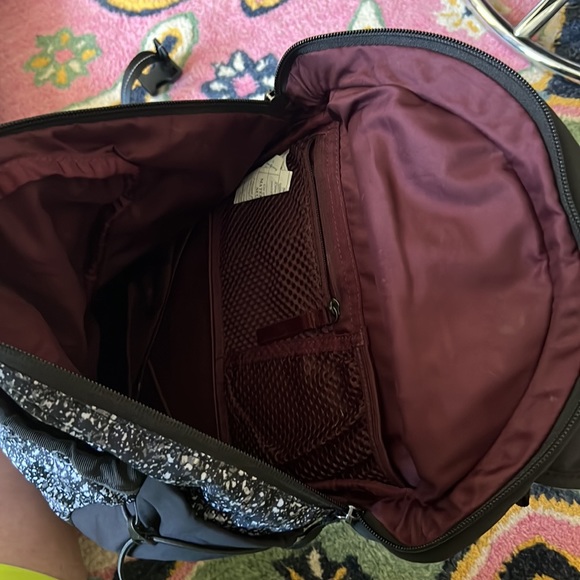 Lululemon running backpack - Picture 3 of 6